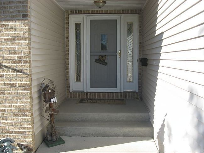 1st image of 460 Braatz Dr