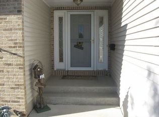 460 Braatz Dr, Kewaskum, WI 53040