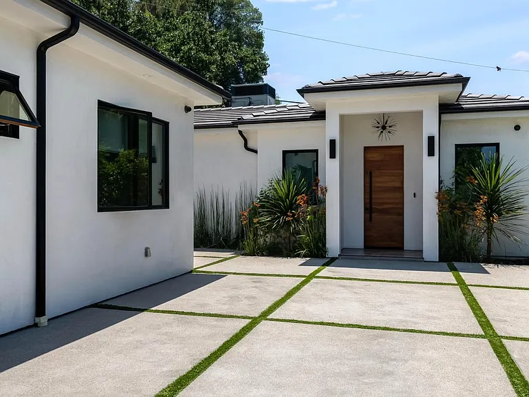 23262 Gonzales Dr — Photo 55