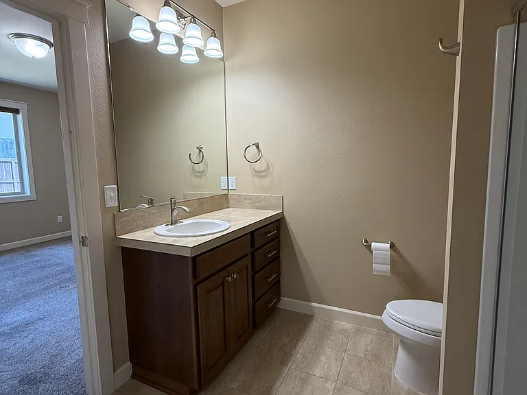 1411 W East Pl — Photo 13