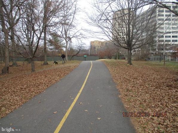 866 N Abingdon St, Arlington, VA 22203