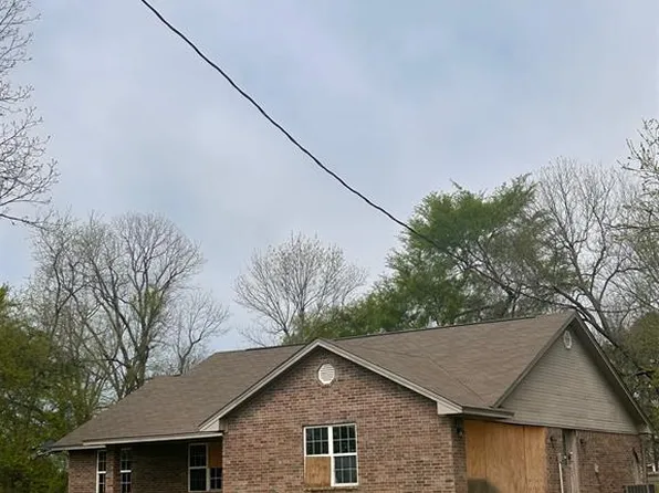 858 N 4243rd Rd, Hugo, OK 74743