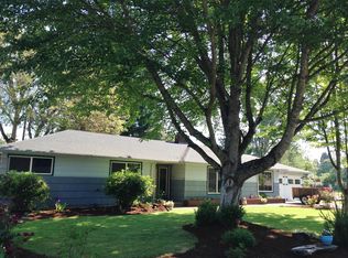 2935 Country Ln, Eugene, OR 97401