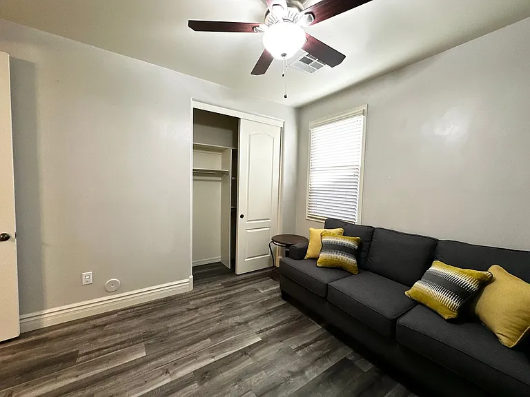 2303 E Dogwood Dr — Photo 30