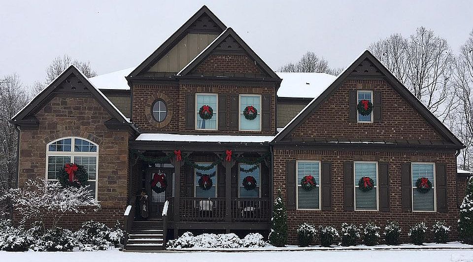 2nd image of 5245 Scenic Valley Dr