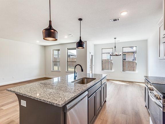 5th image of 514 Hillcrest Ln