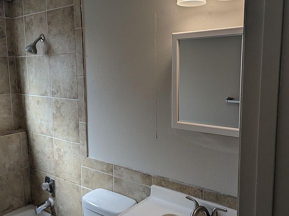 5th image of 736 Elmhurst Pl #4