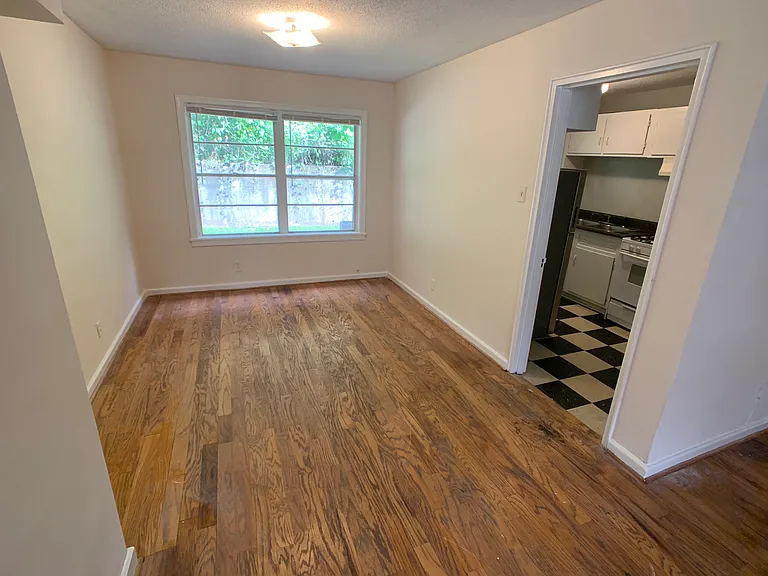 1615 Valley Ave — Photo 6