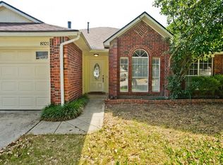 8321 Auburn Dr, Fort Worth, TX 76123