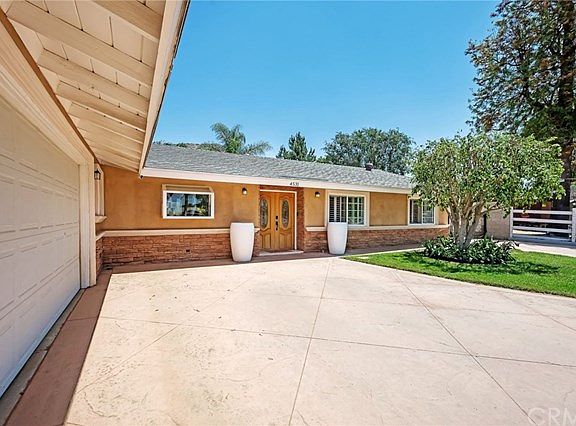 3rd image of 4531 California Ave