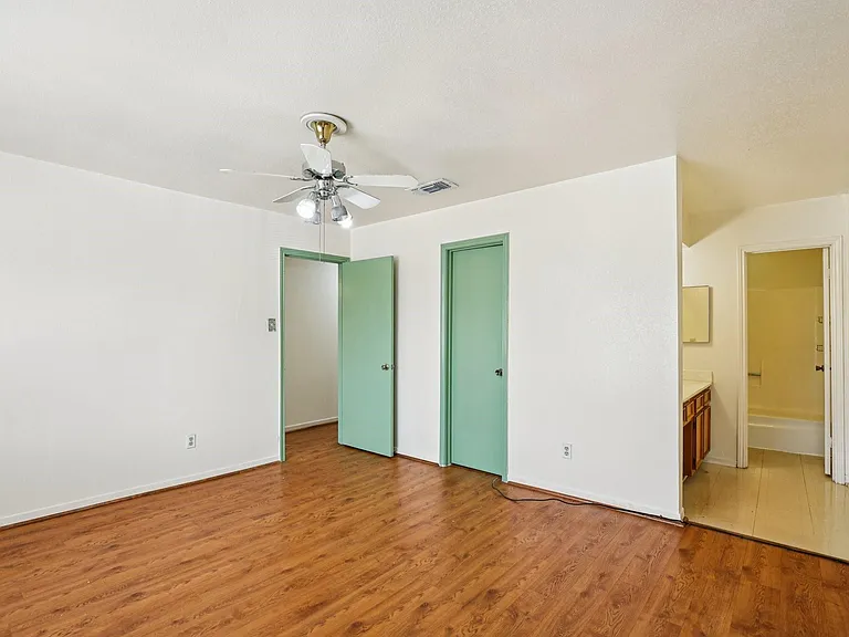 8379 La Roche Ln — Photo 16