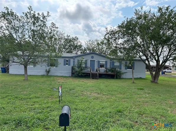 163 Kickapoo Trl, Seguin, TX 78155