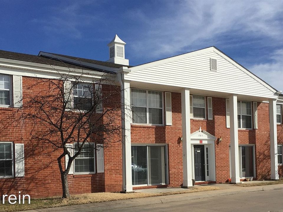 1st image of 735 Stadium Dr APT 4B
