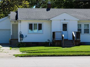 606 S Monroe St, Wellsburg, IA 50680
