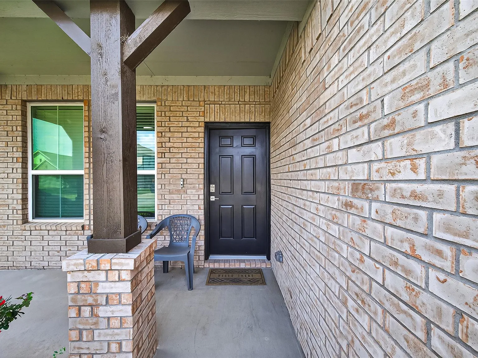 4 bed, 2.5 bath, 2679 sqft, $2,550 — Photo 2