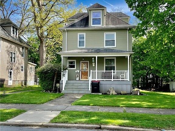 2nd image of 426 E Winter Ave