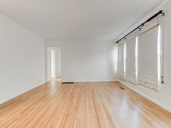 3rd image of 7815 Barton Dr