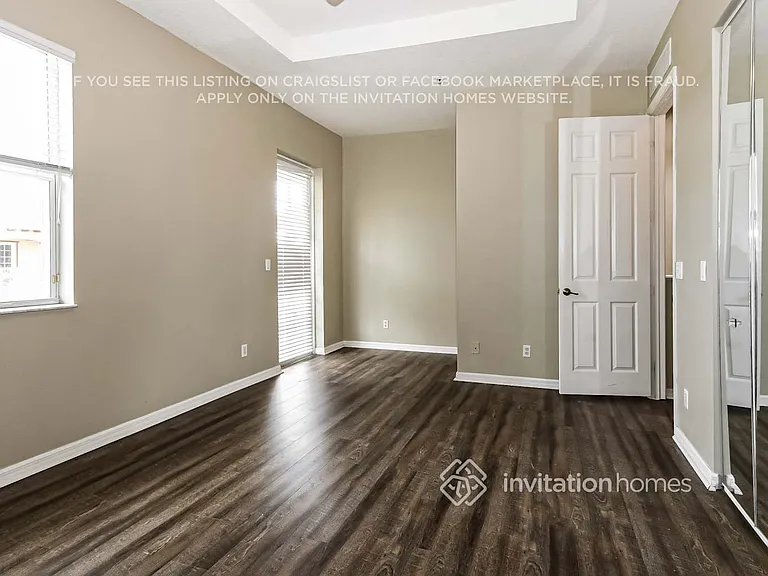 4304 Main St — Photo 10