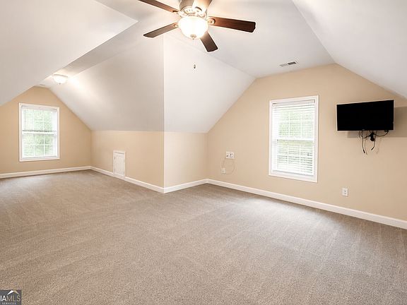 3rd image of 209 Avalon Way