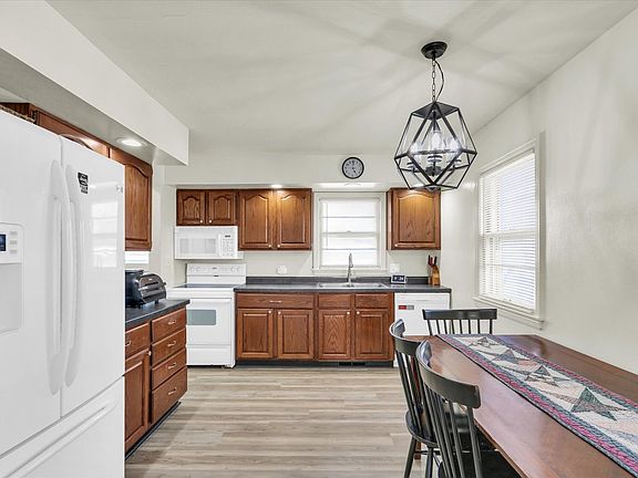 3rd image of 317 S Draper Ave