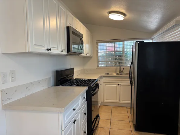 239 N Riverside Ave #C, Rialto, CA 92376