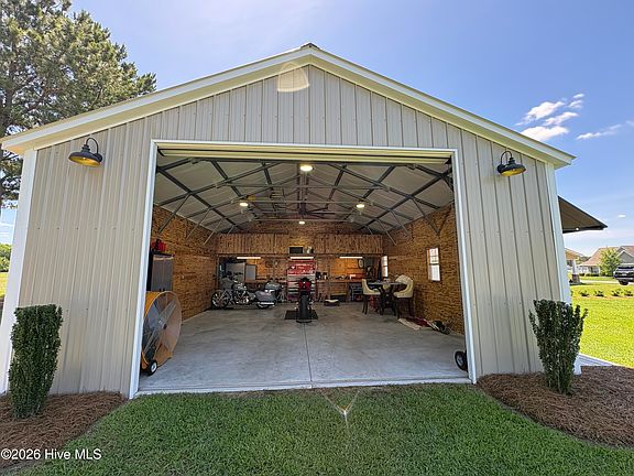 3rd image of 209 Asheberne Drive