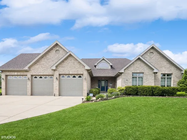 16058 W Red Cloud Dr, Lockport, IL 60441