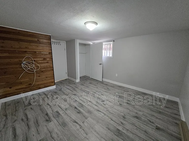 320B Rutland Rd S — Photo 11