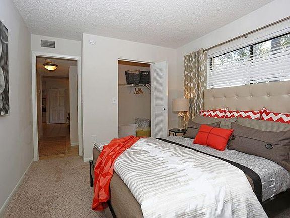 3rd image of 10401 Harborbluff Way