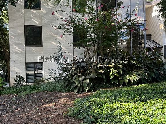 2nd image of 330 9th St NE APT 5