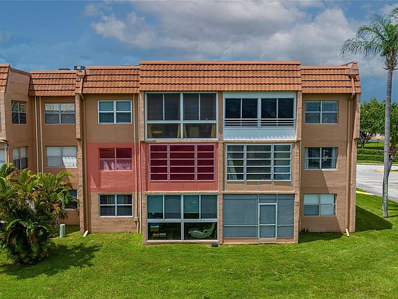 3rd image of 9540 Sunrise Lakes Boulevard #202