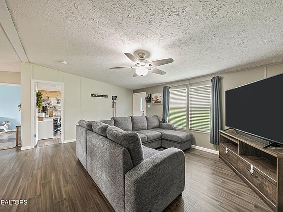 3rd image of 115 Grey Dove Ln