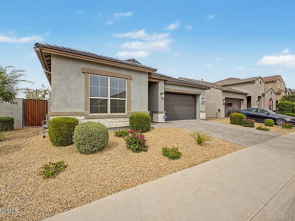 3rd image of 6010 E Quail Avenue