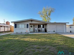 2206 Mountain View Dr, Carlsbad, NM 88220