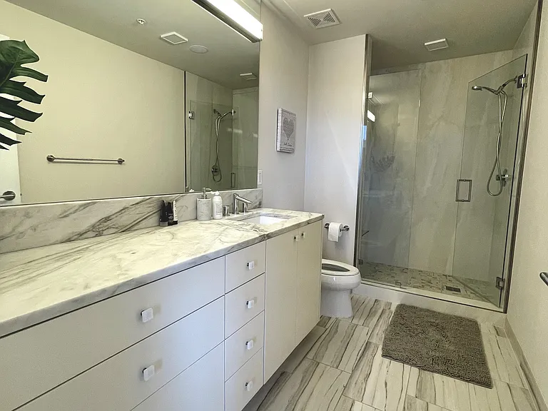 1212 Laurel St #1001 — Photo 8