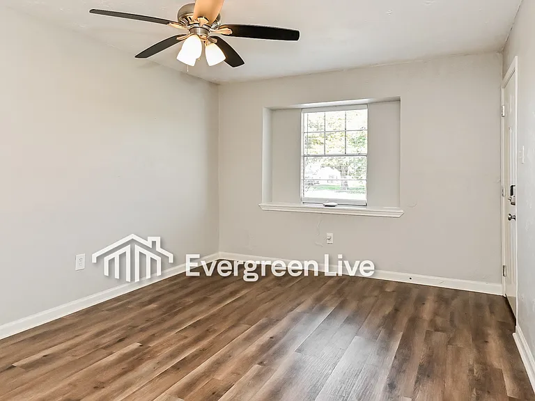 7421 Plover Cir — Photo 6