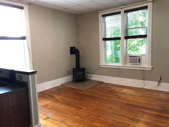 5th image of 209 E Broadway St APT 8