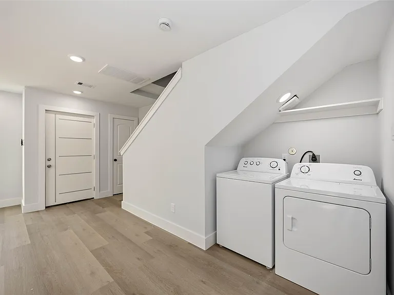 7611 Lawn St #D — Photo 6