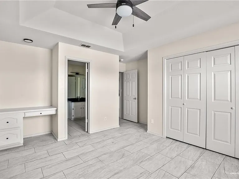 1802 Oasis Ave #202 — Photo 8