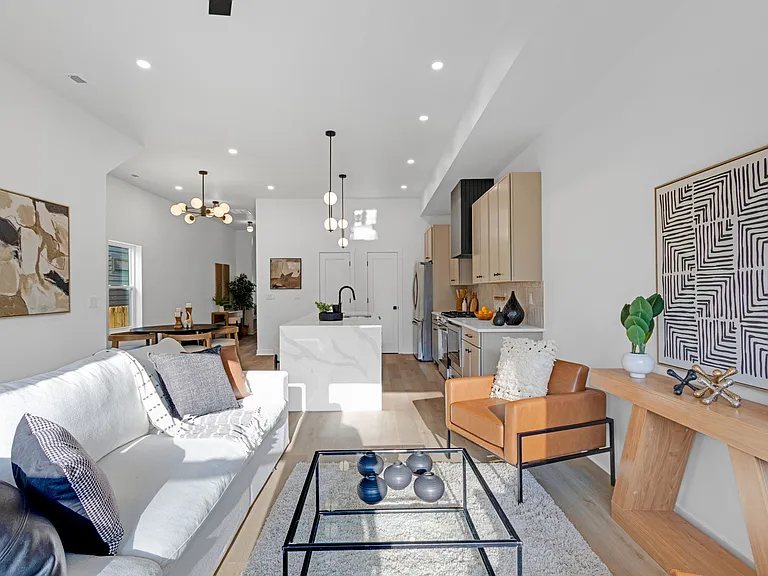 1025 Churchman Ave — Photo 8