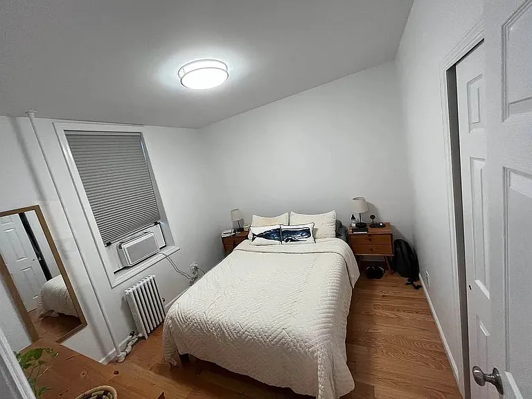 31-72 37th St #5 — Photo 4