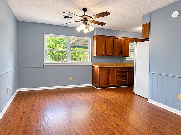 5th image of 156 George Scott St