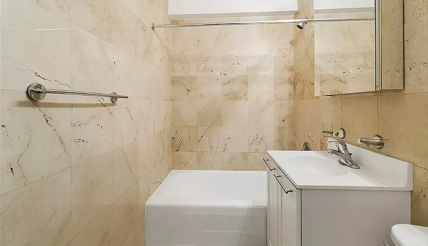 145 4th Avenue — Photo 3