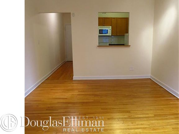 3rd image of 207 E 89th St APT A15