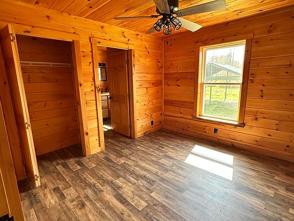 5th image of 1087 Ridge Rd