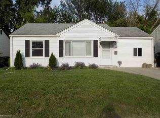 26294 Kathy St, Roseville, MI 48066