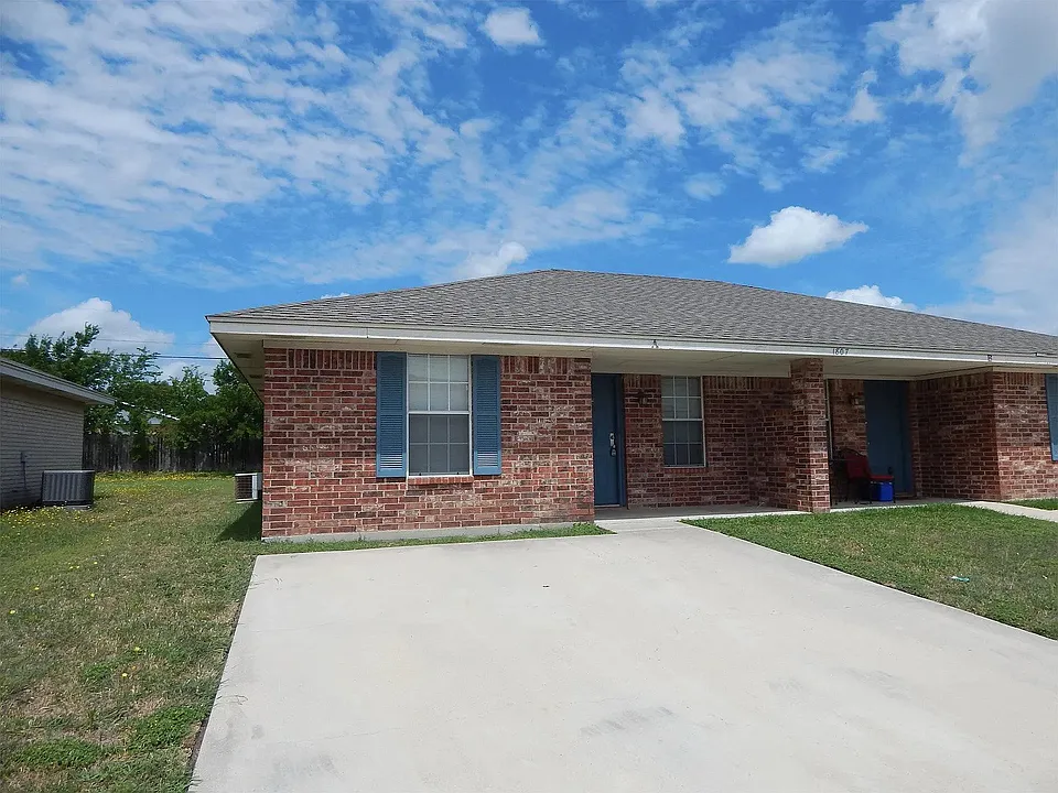 1807 Windward Dr #A