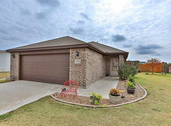 3rd image of 114 Candlewood Cir