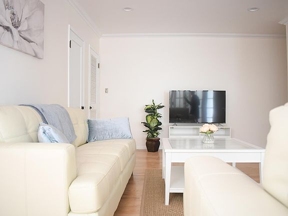 3rd image of 1111 11th St APT 1