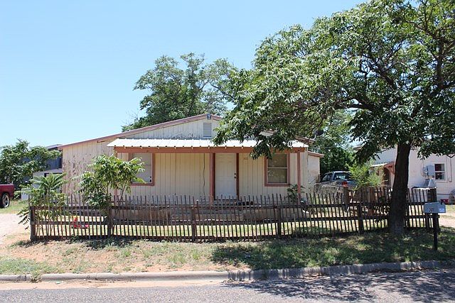 1st image of 301 SW Avenue H